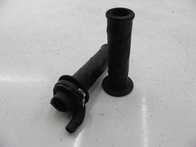 photo de HANDLEBAR GRIP PIAGGIO BEVERLY 125 (2001 - 2004)