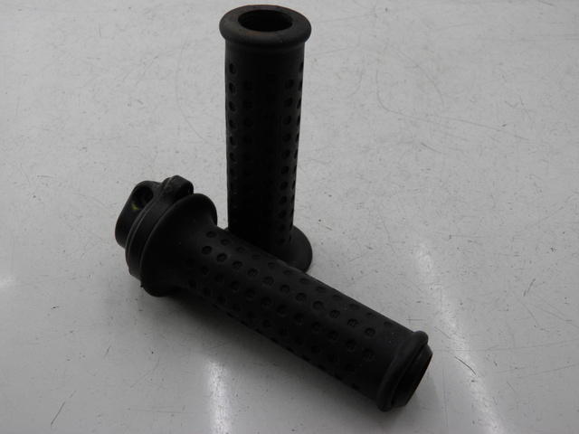 photo de HANDLEBAR GRIP PIAGGIO MP3 RL 125 (2008 - 2009)