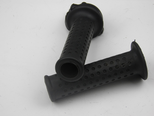 photo de HANDLEBAR GRIP PIAGGIO X8 125 (2004 - 2007)