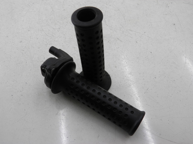 photo de HANDLEBAR GRIP PIAGGIO X9 EVOLUTION 125 (2003 - 2007)