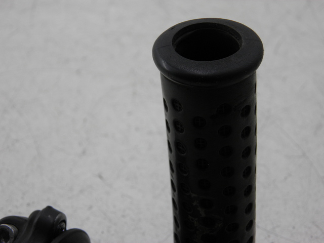 photo de HANDLEBAR GRIP PIAGGIO X9 EVOLUTION 125 (2003 - 2007)