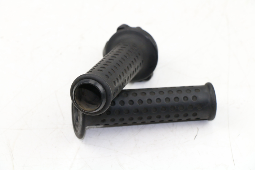 photo de HANDLEBAR GRIP PIAGGIO XEVO - X EVO 125 (2010 - 2015)