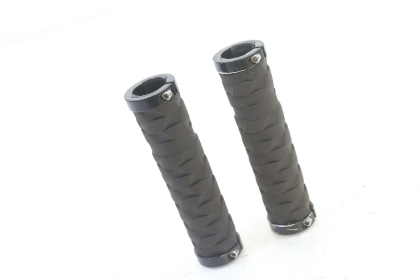photo de HANDLEBAR GRIP NAMI STELLAR 1