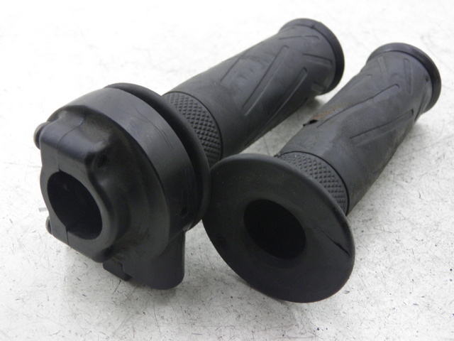 photo de HANDLEBAR GRIP YAMAHA X-CITY XCITY 125 (2007 - 2008)