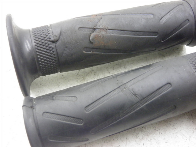 photo de HANDLEBAR GRIP YAMAHA X-CITY XCITY 125 (2007 - 2008)