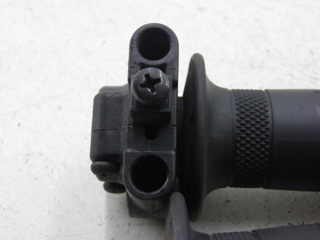 photo de HANDLEBAR GRIP YAMAHA XMAX X-MAX 125 (2006 - 2009)