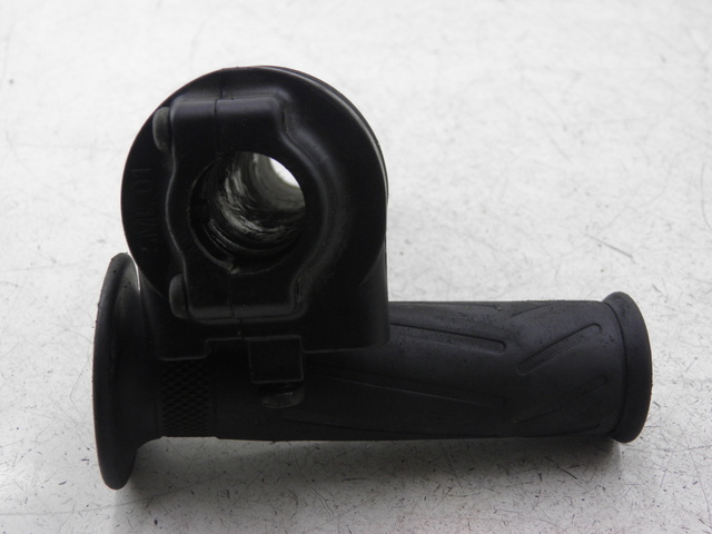 photo de HANDLEBAR GRIP YAMAHA XMAX X-MAX 125 (2006 - 2009)