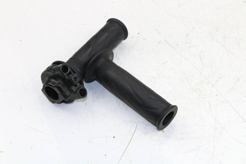 photo de HANDLEBAR GRIP YAMAHA XMAX X-MAX 125 (2006 - 2009)