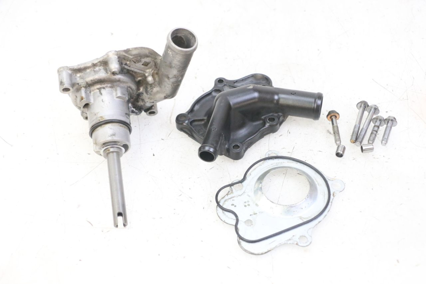 photo de WATER PUMP HONDA CB R 1000 (2018 - 2023)