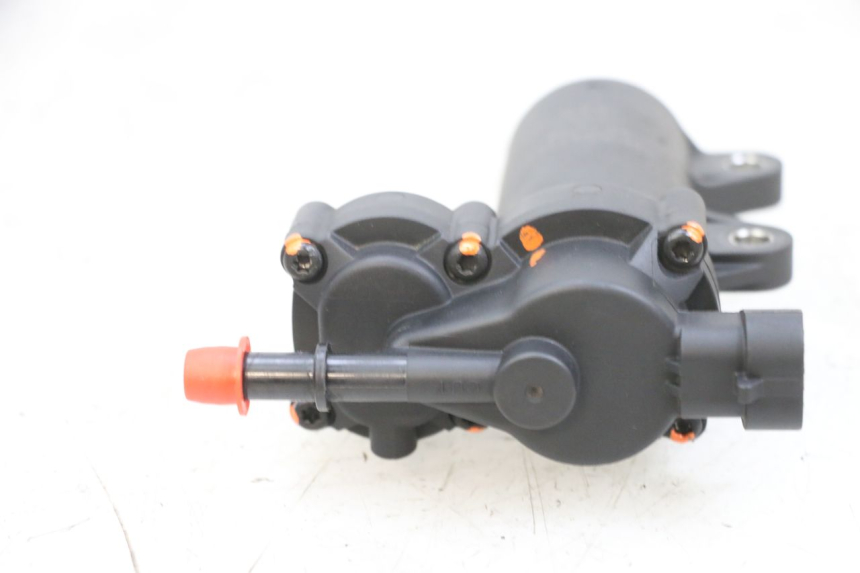 photo de FUEL PUMP PEUGEOT KISBEE 4T 50 (2018 - 2022) - Surface and material condition