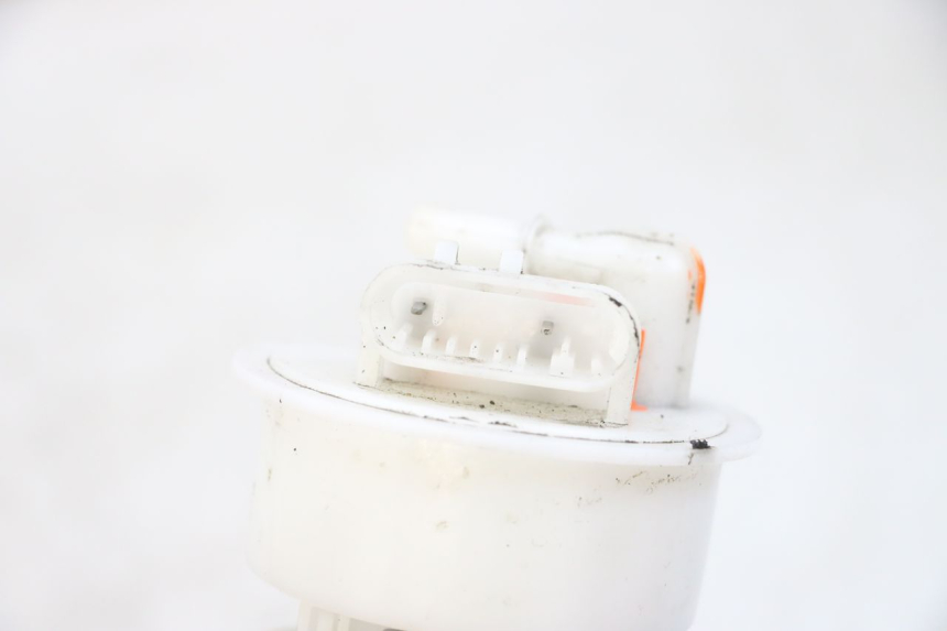 photo de FUEL PUMP PIAGGIO MP3 HPE 300 (2019 - 2026) - Technical close-up