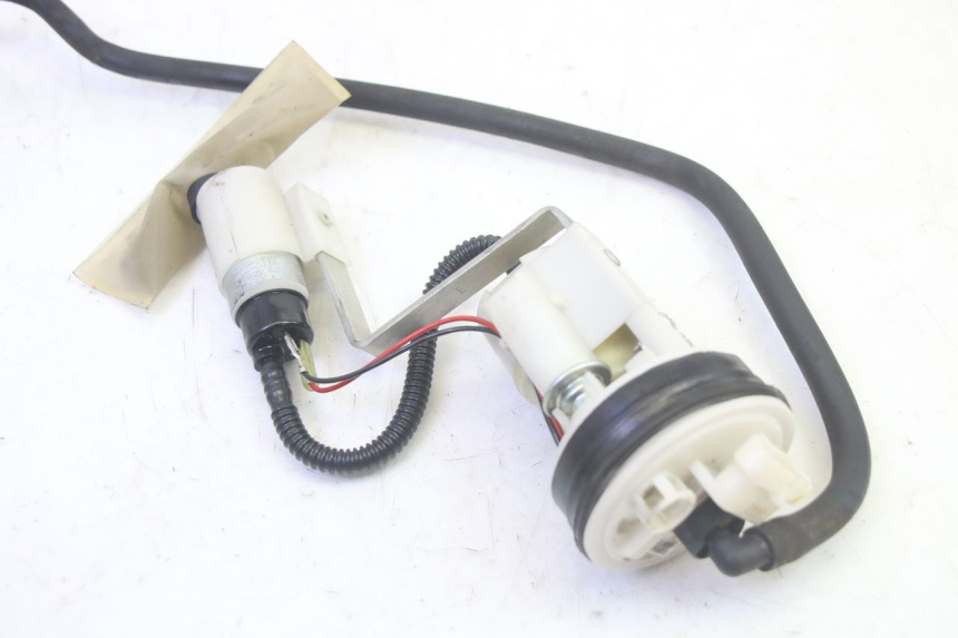 photo de FUEL PUMP PIAGGIO MP3 RL 250 (2007 - 2010) - Alternative perspective