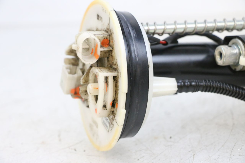 photo de FUEL PUMP YAMAHA X-MAX XMAX 125 (2010 - 2013) - Surface and material condition