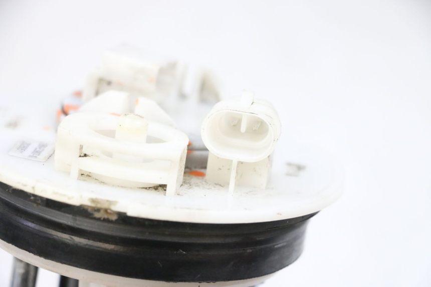 photo de FUEL PUMP YAMAHA XMAX X-MAX 125 (2006 - 2009) - Fixing points details