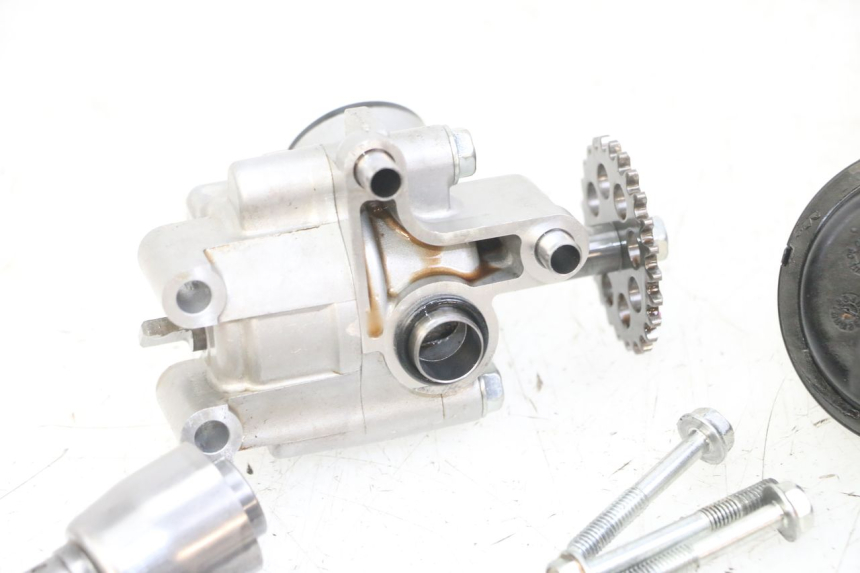 photo de OIL PUMP HONDA CB R 1000 (2018 - 2023)