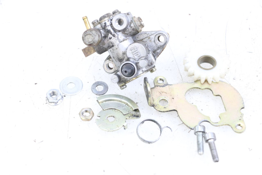 photo de OIL PUMP KAWASAKI KDX 125 (1990 - 1991)