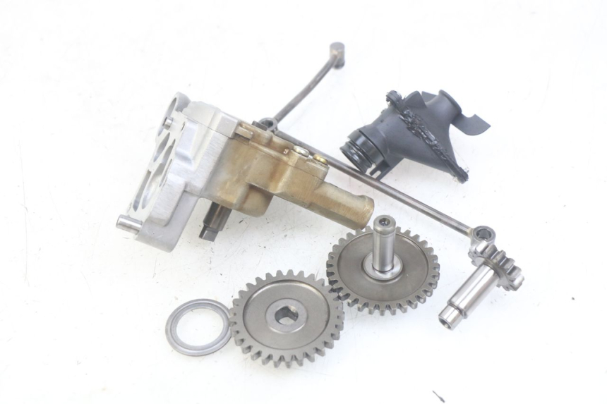 photo de OIL PUMP TRIUMPH SPRINT ST 955 (1999 - 2001)