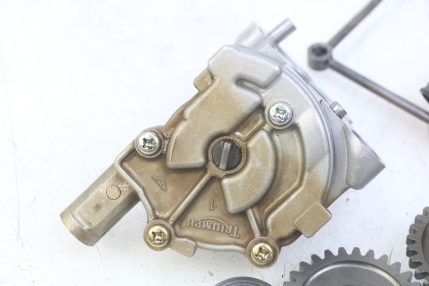 photo de OIL PUMP TRIUMPH SPRINT ST 955 (1999 - 2001)