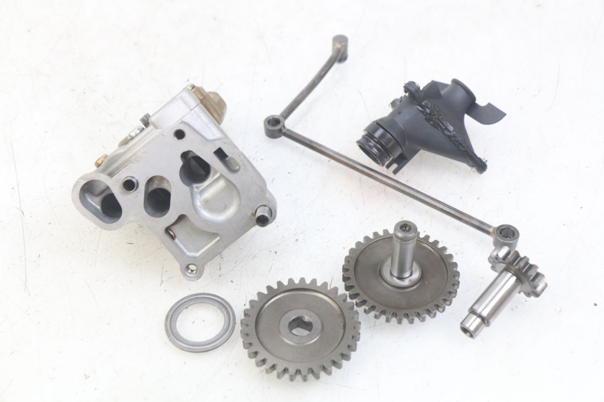 photo de OIL PUMP TRIUMPH SPRINT ST 955 (1999 - 2001)