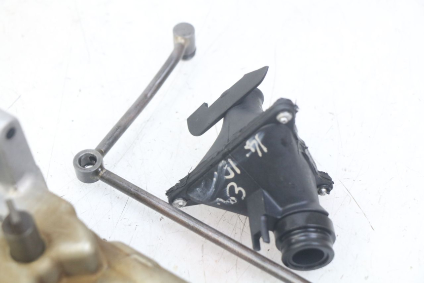 photo de OIL PUMP TRIUMPH SPRINT ST 955 (1999 - 2001)