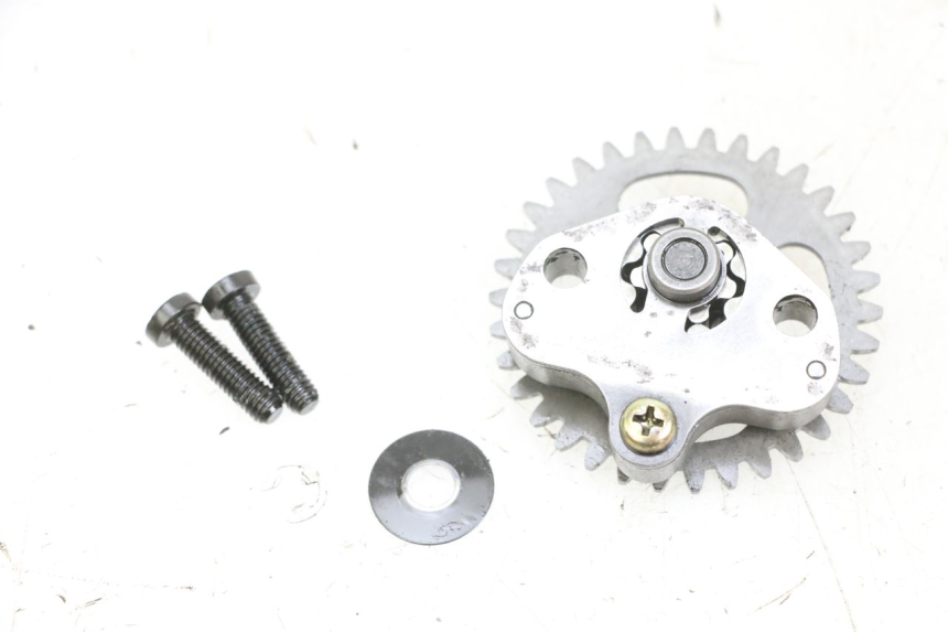 photo de OIL PUMP YAMAHA TTR 125 (2000 - 2020) - Alternative perspective