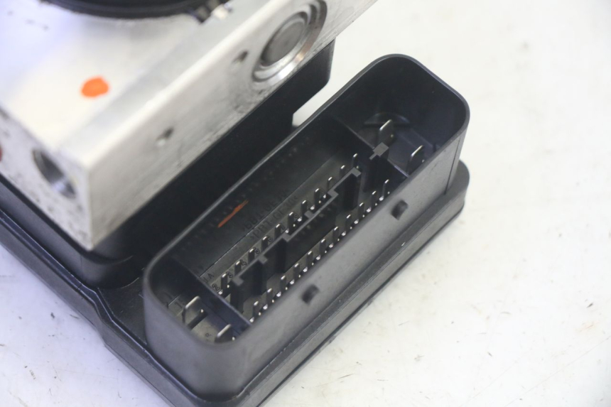 photo de ABS PUMP PIAGGIO MP3 HPE 350 (2018 - 2020) - Alternative perspective