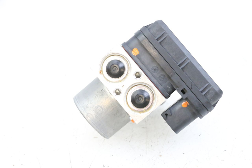 photo de ABS PUMP YAMAHA MT-07 MT07 ABS 700 (2018 - 2020) - Technical close-up