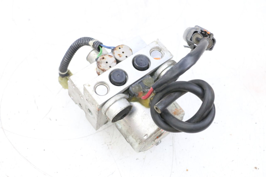 photo de ABS PUMP YAMAHA TDM ABS 900 (2002 - 2014) - Additional view of the item