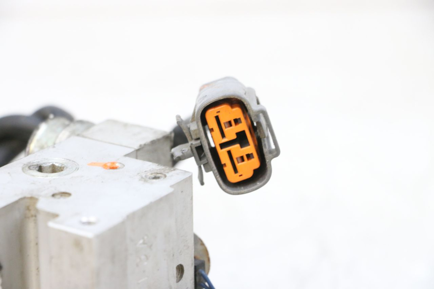 photo de ABS PUMP YAMAHA TDM ABS 900 (2002 - 2014) - Fixing points details