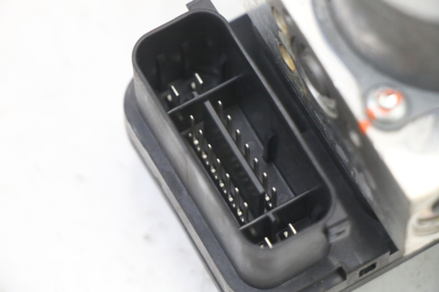 photo de ABS PUMP YAMAHA TRACER 7 700 (2020 - 2024) - Surface and material condition