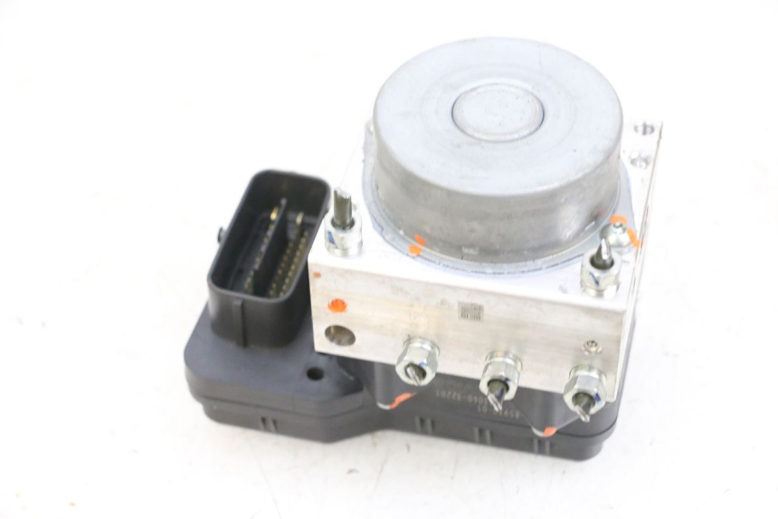 photo de ABS PUMP YAMAHA TRICITY 300 (2020 - 2024) - Technical close-up