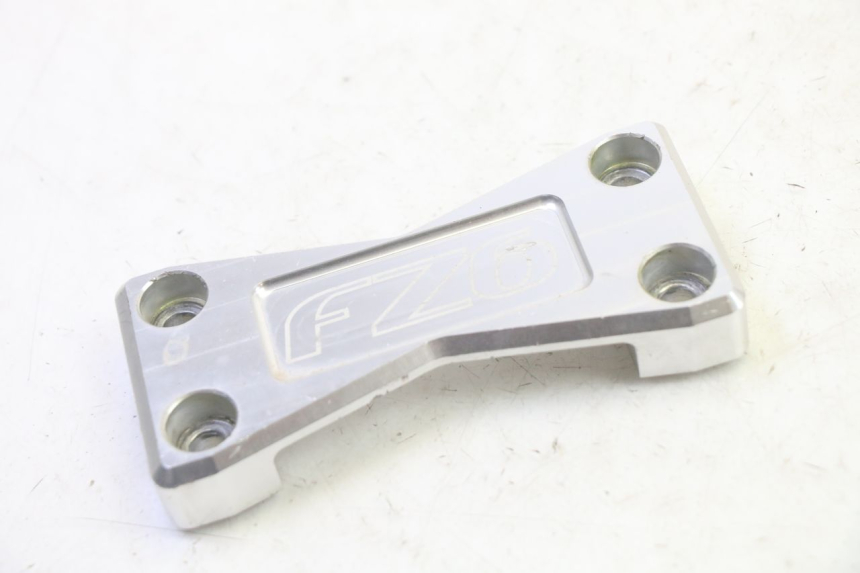 photo de HANDLEBAR CLAMP YAMAHA FZ6 N FAZER 600 (2004 - 2006)