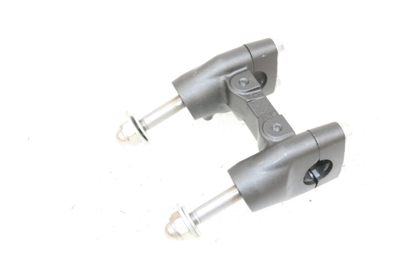 photo de HANDLEBAR RISERS YAMAHA MT-07 MT07 ABS 700 (2018 - 2020) - Technical close-up