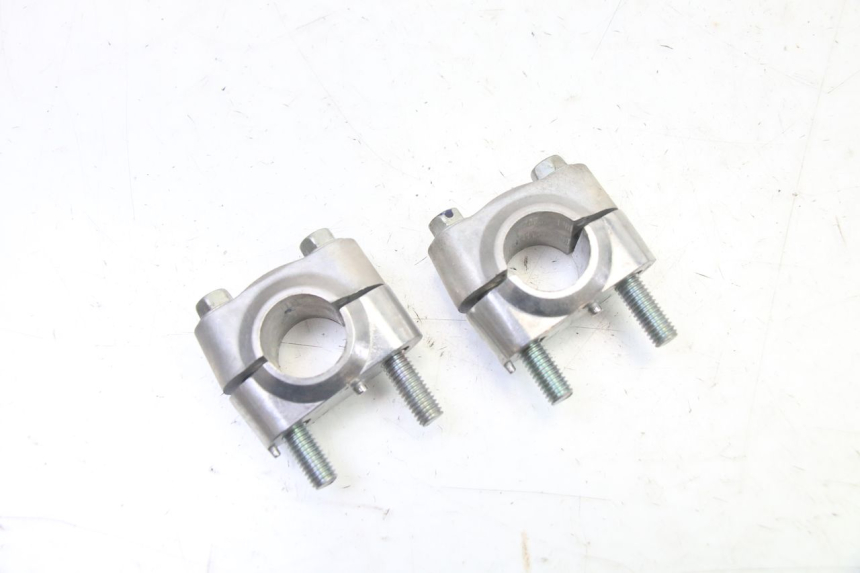 photo de HANDLEBAR RISERS YAMAHA XMAX X-MAX 125 (2021 - 2025)