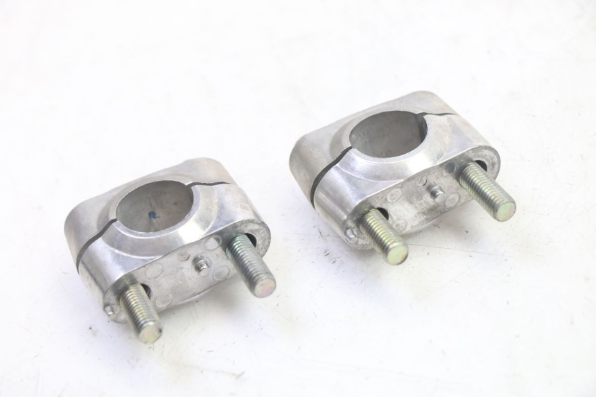 photo de HANDLEBAR RISERS YAMAHA XMAX X-MAX 125 (2021 - 2025)