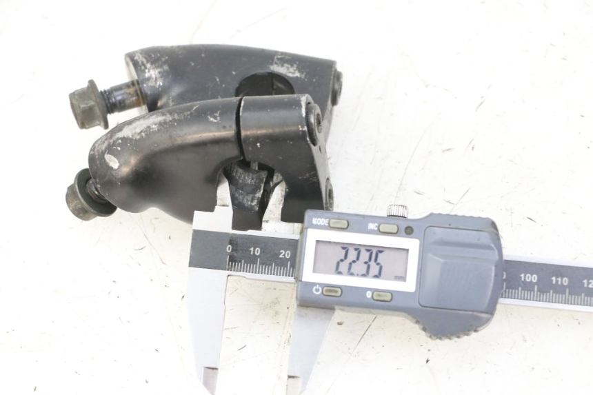 photo de HANDLEBAR RISERS YAMAHA FZS FAZER 600 (2001 - 2003)