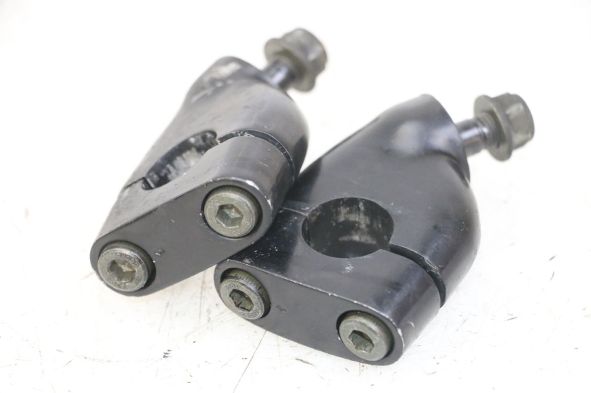 photo de HANDLEBAR RISERS YAMAHA FZS FAZER 600 (2001 - 2003)