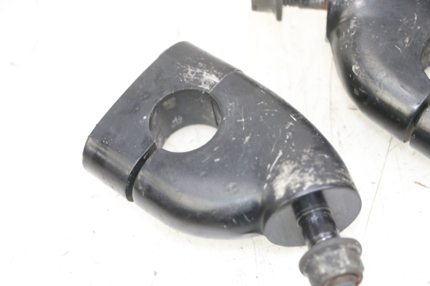 photo de HANDLEBAR RISERS YAMAHA FZS FAZER 600 (2001 - 2003)