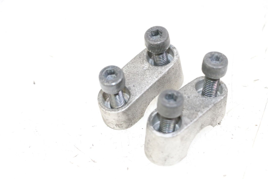 photo de HANDLEBAR RISERS YAMAHA YP X-MAX XMAX 400 (2014 - 2017)
