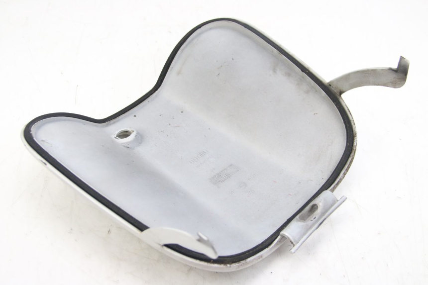 photo de GLOVE BOX DOOR APRILIA SCARABEO 4T 50 (2009 - 2017)