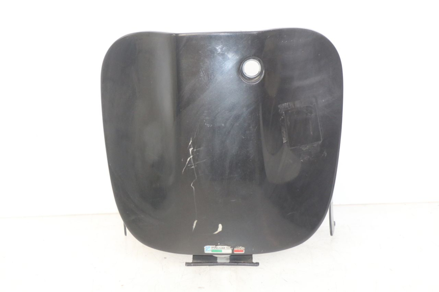 photo de GLOVE BOX DOOR APRILIA SCARABEO 100 (2003 - 2012)