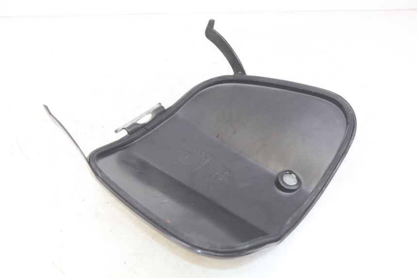 photo de GLOVE BOX DOOR APRILIA SCARABEO 100 (2003 - 2012)