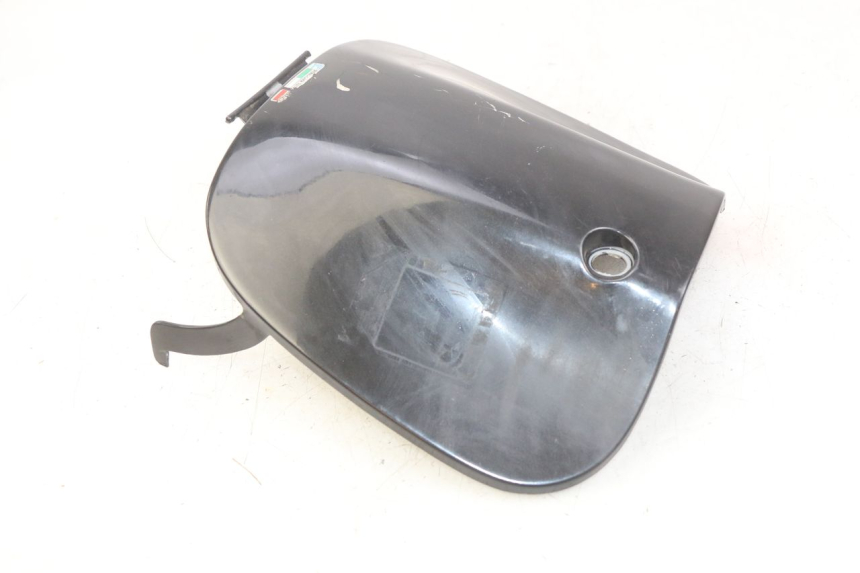 photo de GLOVE BOX DOOR APRILIA SCARABEO 100 (2003 - 2012)