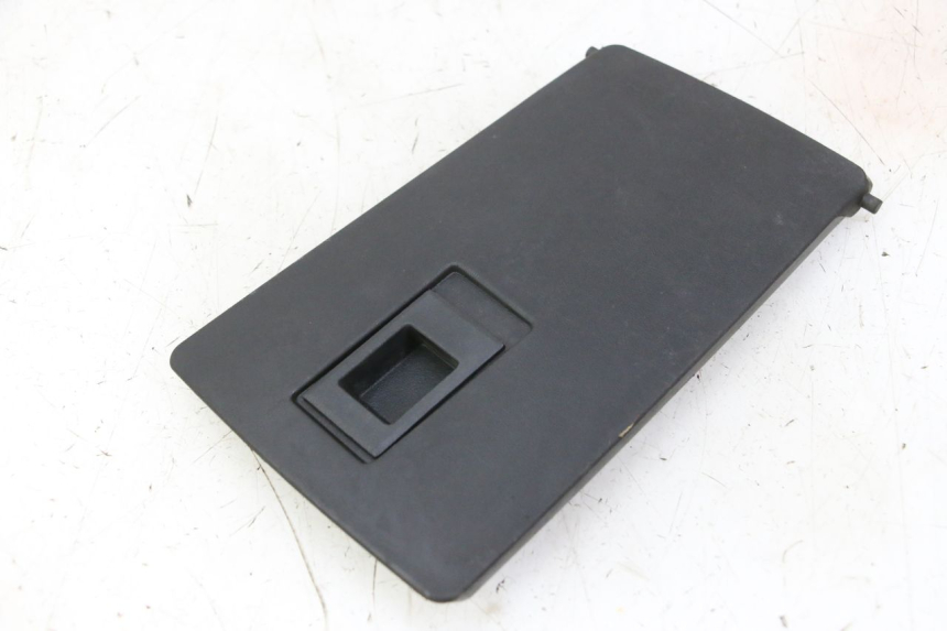 photo de GLOVE BOX DOOR PEUGEOT CITYSTAR 50 (2013 - 2017)