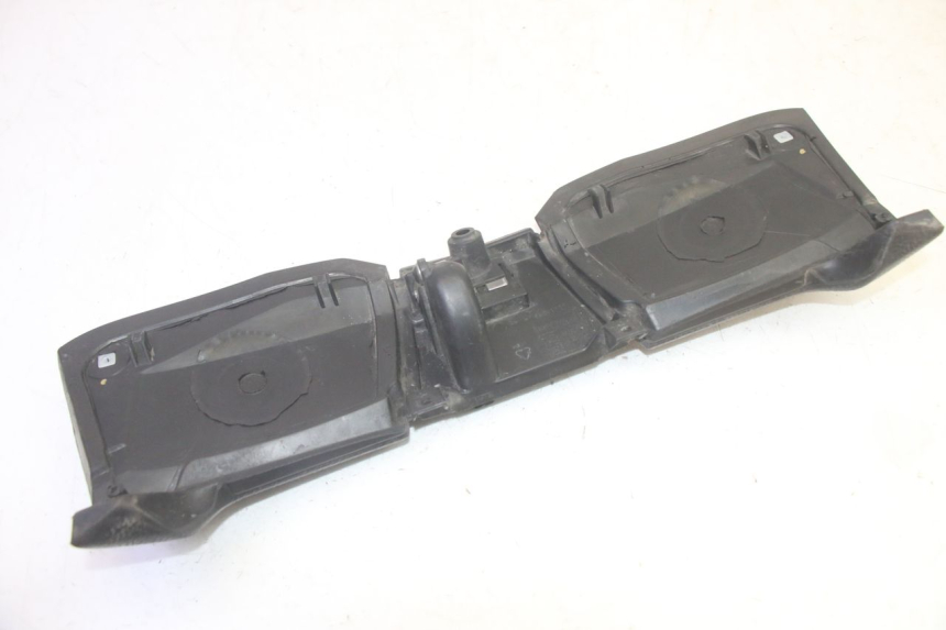 photo de GLOVEBOX DOOR PIAGGIO MP3 HPE 350 (2018 - 2020) - Surface and material condition