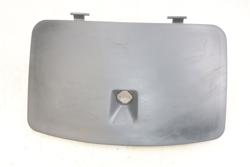 photo de GLOVE BOX DOOR PEUGEOT SV 125 (1991 - 1994)