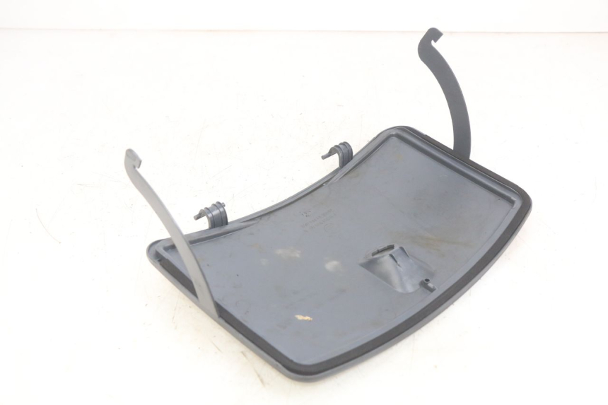 photo de GLOVE BOX DOOR PEUGEOT SV 125 (1991 - 1994)