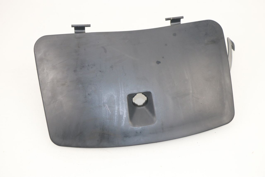 photo de GLOVEBOX DOOR PEUGEOT SV 80 (1993 - 1997)