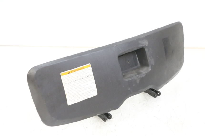 photo de GLOVE BOX DOOR SUZUKI BURGMAN 125 (2007 - 2014)