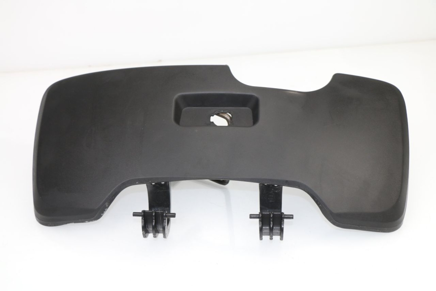 photo de GLOVEBOX DOOR SYM GTS 250 (2005 - 2008)